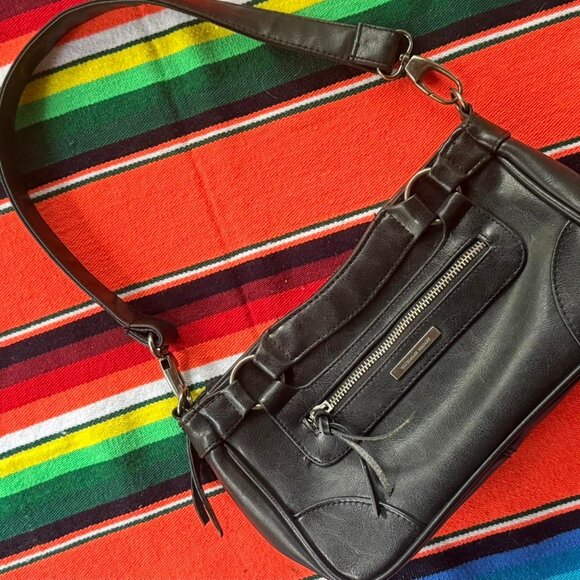 Y2K PLEATHER VICTORIA’S SECRET LITTLE BLACK HANDBAG! perfect little black bag!! - Picture 1 of 8